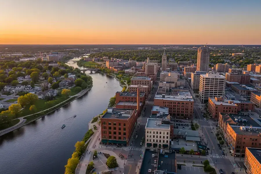 Green Bay Real Estate Market: Investment Opportunities for 2025