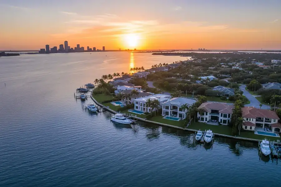 Waterfront Living: How Tampa Bay Location Impacts Home Values