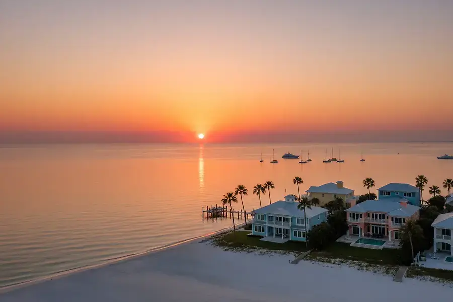 Pinellas County Waterfront Living: Your Guide to Beach Community Homes